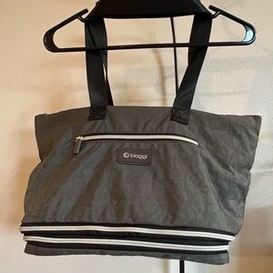 Biaggi Zipsak Boost! Handbag Expands to Travel Tote